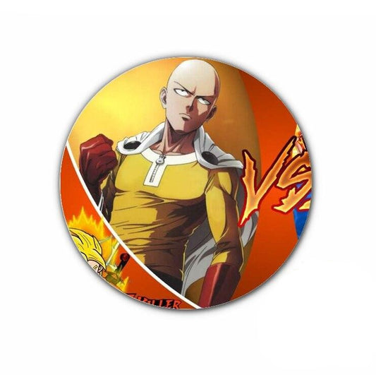 Pin's One punch man Saitama chauve capé gants rouge